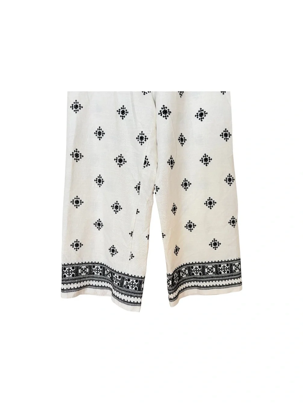 Zara  Off-White High-Rise Black Embroidered Hem Wide-Leg Pockets Stylish Pants X